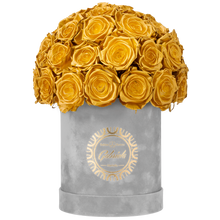 Velvet Special Collection bouquet with more than 25 Roses