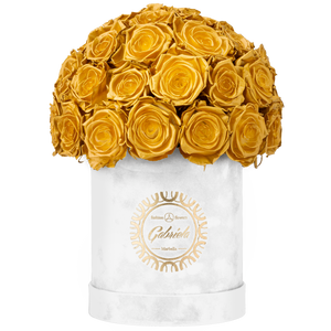 Velvet Special Collection bouquet with more than 25 Roses