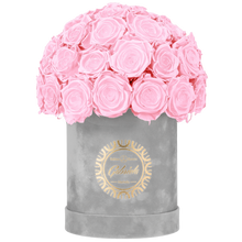 Velvet Special Collection bouquet with more than 25 Roses