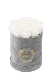 Small Luxury Round Velvet bouquet with more than  10 Roses