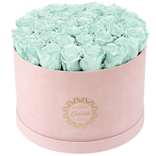 Luxury Xtra Big Round bouquet with more than 50 Roses